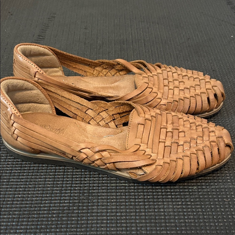 Women's Tan Woven Leather huaraches - Picture 5 of 6